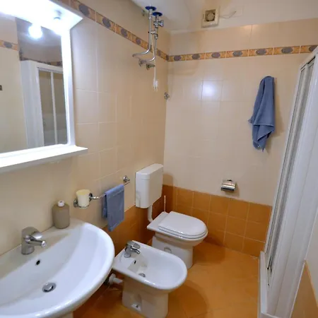 Poli Διαμέρισμα *